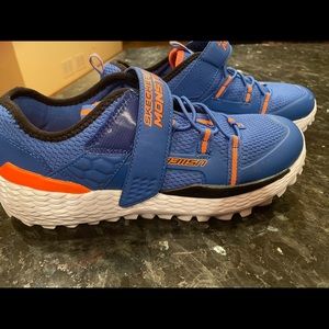 Big Boys size 4, Sketchers Monster athletic shoes